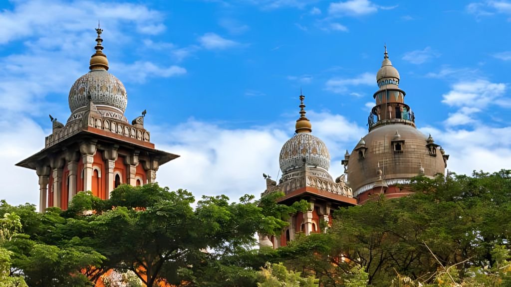 Which are the 10 places in India that one should visit in his lifetime
